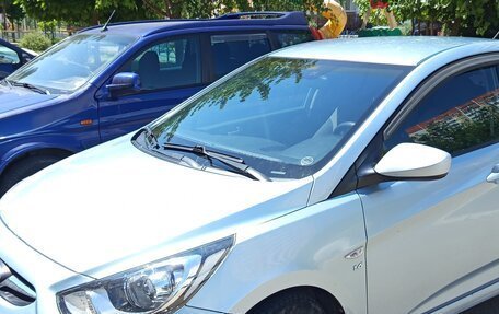 Hyundai Solaris II рестайлинг, 2011 год, 2 фотография