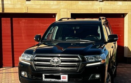 Toyota Land Cruiser 200, 2018 год, 8 000 000 рублей, 3 фотография