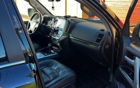 Toyota Land Cruiser 200, 2018 год, 8 000 000 рублей, 11 фотография