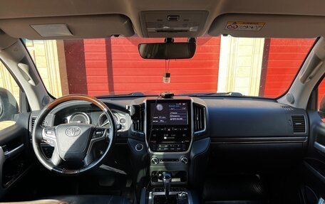 Toyota Land Cruiser 200, 2018 год, 8 000 000 рублей, 15 фотография