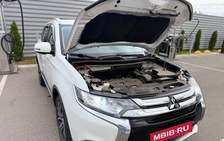 Mitsubishi Outlander III рестайлинг 3, 2017 год, 1 950 000 рублей, 11 фотография