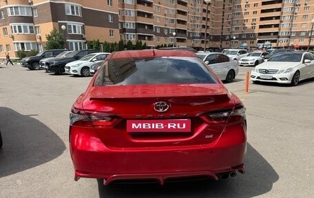 Toyota Camry, 2020 год, 2 400 000 рублей, 3 фотография