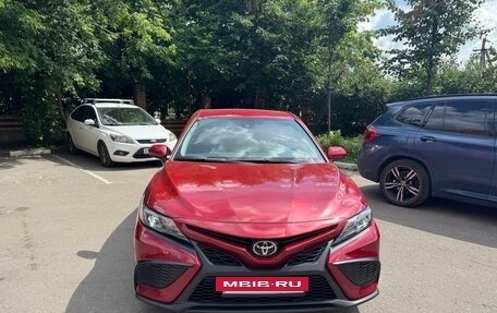 Toyota Camry, 2020 год, 2 400 000 рублей, 6 фотография