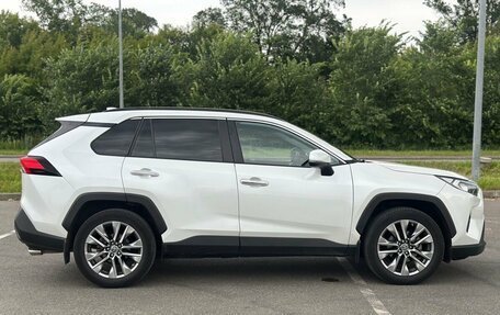 Toyota RAV4, 2020 год, 3 150 000 рублей, 12 фотография