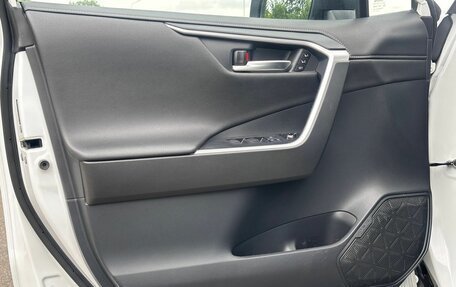 Toyota RAV4, 2020 год, 3 150 000 рублей, 14 фотография