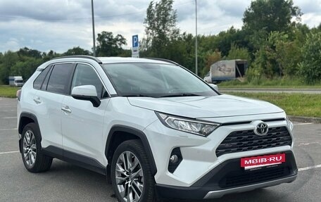Toyota RAV4, 2020 год, 3 150 000 рублей, 13 фотография