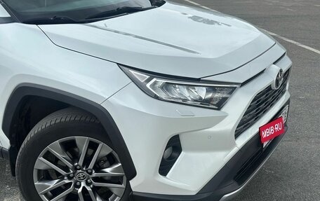 Toyota RAV4, 2020 год, 3 150 000 рублей, 2 фотография