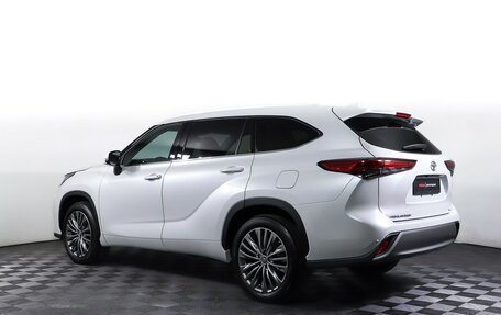 Toyota Highlander, 2023 год, 5 300 000 рублей, 7 фотография