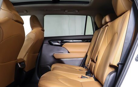 Toyota Highlander, 2023 год, 5 300 000 рублей, 13 фотография