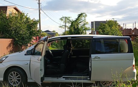 Toyota ISis I, 2010 год, 1 650 000 рублей, 6 фотография