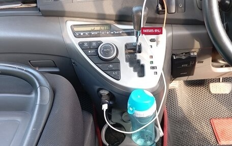 Toyota ISis I, 2010 год, 1 650 000 рублей, 17 фотография