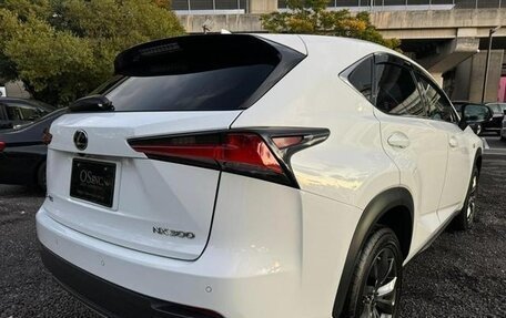Lexus NX I, 2017 год, 2 500 000 рублей, 8 фотография