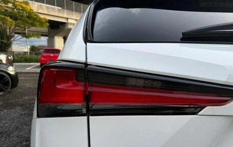 Lexus NX I, 2017 год, 2 500 000 рублей, 10 фотография