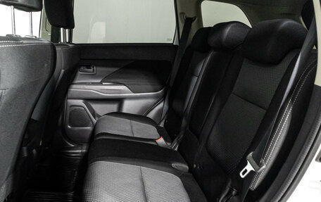 Mitsubishi Outlander III рестайлинг 3, 2016 год, 1 449 585 рублей, 10 фотография