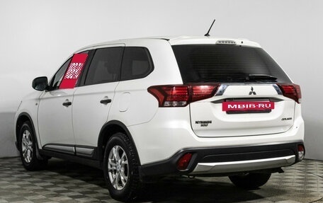 Mitsubishi Outlander III рестайлинг 3, 2016 год, 1 449 585 рублей, 7 фотография
