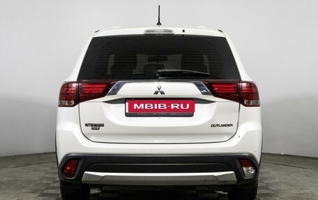 Mitsubishi Outlander III рестайлинг 3, 2016 год, 1 449 585 рублей, 6 фотография