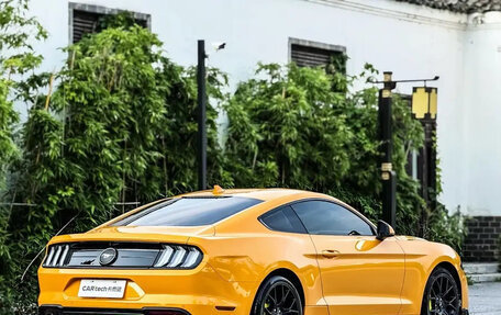 Ford Mustang VI рестайлинг, 2022 год, 2 745 000 рублей, 6 фотография