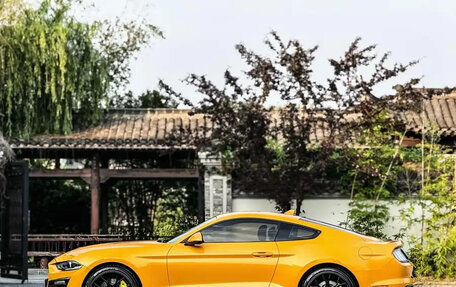 Ford Mustang VI рестайлинг, 2022 год, 2 745 000 рублей, 7 фотография