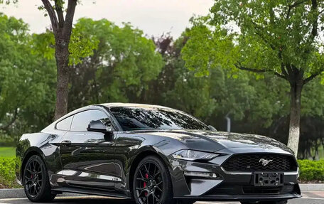 Ford Mustang VI рестайлинг, 2022 год, 2 815 000 рублей, 3 фотография