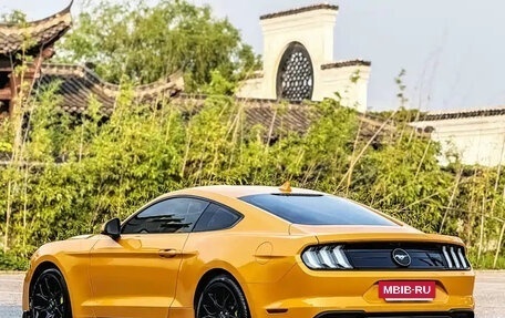 Ford Mustang VI рестайлинг, 2022 год, 2 745 000 рублей, 4 фотография