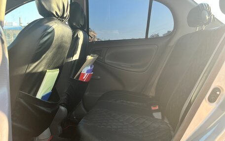 Toyota Platz, 2000 год, 360 000 рублей, 5 фотография