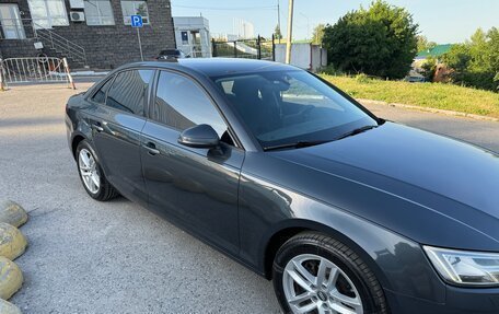 Audi A4, 2017 год, 2 030 000 рублей, 2 фотография