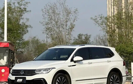 Volkswagen Tiguan II, 2022 год, 2 411 123 рублей, 1 фотография