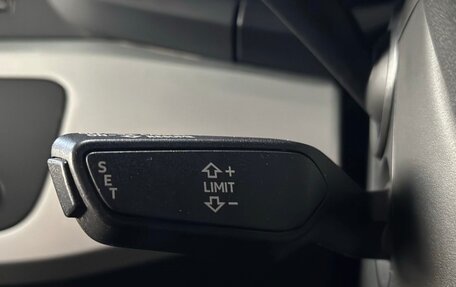 Audi A4, 2017 год, 2 030 000 рублей, 10 фотография