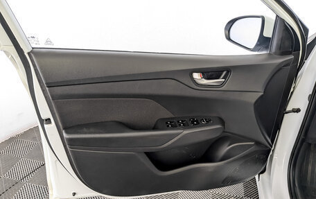 Hyundai Solaris II рестайлинг, 2019 год, 1 300 000 рублей, 19 фотография