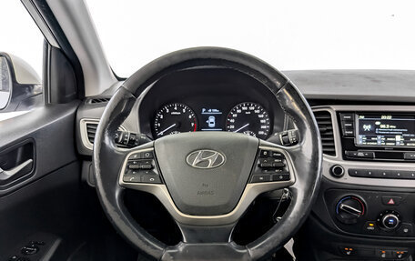 Hyundai Solaris II рестайлинг, 2019 год, 1 300 000 рублей, 21 фотография