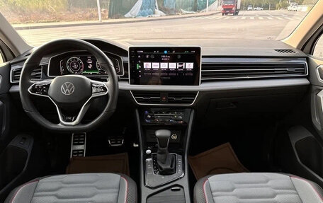 Volkswagen Tiguan II, 2022 год, 2 411 123 рублей, 12 фотография