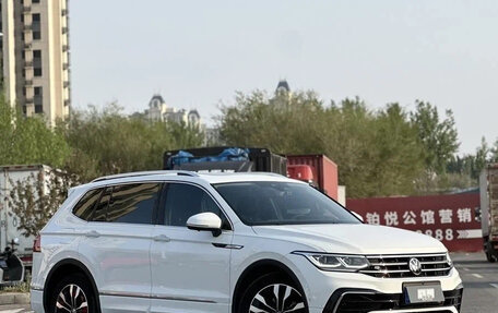 Volkswagen Tiguan II, 2022 год, 2 411 123 рублей, 3 фотография