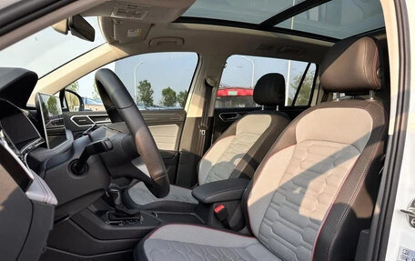 Volkswagen Tiguan II, 2022 год, 2 411 123 рублей, 9 фотография