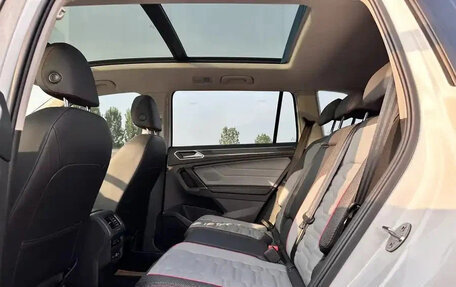 Volkswagen Tiguan II, 2022 год, 2 411 123 рублей, 14 фотография