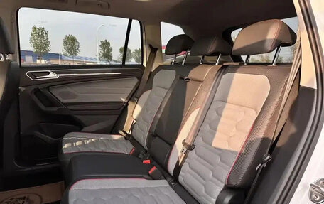Volkswagen Tiguan II, 2022 год, 2 411 123 рублей, 16 фотография