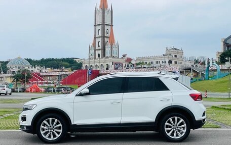 Volkswagen T-Roc I, 2022 год, 1 490 000 рублей, 2 фотография
