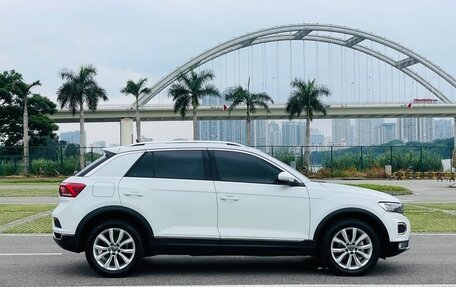 Volkswagen T-Roc I, 2022 год, 1 490 000 рублей, 6 фотография