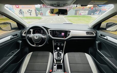 Volkswagen T-Roc I, 2022 год, 1 490 000 рублей, 10 фотография