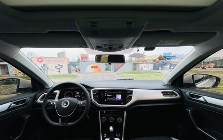 Volkswagen T-Roc I, 2022 год, 1 490 000 рублей, 11 фотография