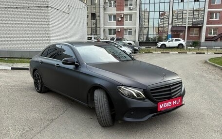 Mercedes-Benz E-Класс, 2020 год, 3 800 000 рублей, 5 фотография