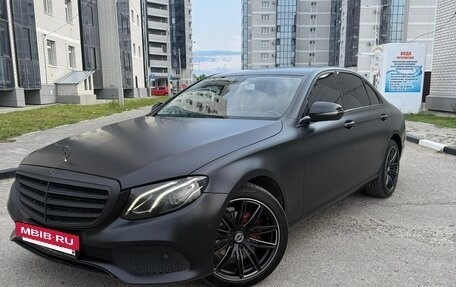 Mercedes-Benz E-Класс, 2020 год, 3 800 000 рублей, 4 фотография