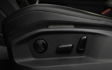 Volkswagen Tiguan II, 2021 год, 3 150 000 рублей, 21 фотография