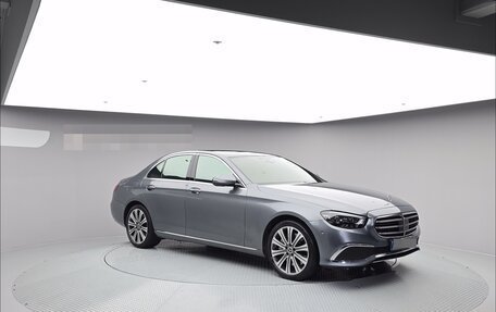 Mercedes-Benz E-Класс, 2021 год, 5 043 000 рублей, 1 фотография