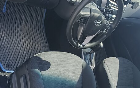 Hyundai Solaris II рестайлинг, 2016 год, 900 000 рублей, 9 фотография