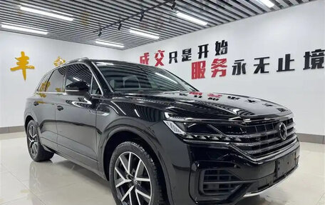 Volkswagen Touareg III, 2020 год, 4 220 000 рублей, 2 фотография