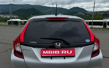 Honda Fit III, 2015 год, 1 000 000 рублей, 4 фотография