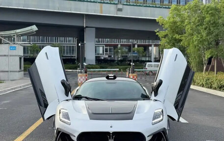 Maserati MC20, 2022 год, 17 000 000 рублей, 2 фотография