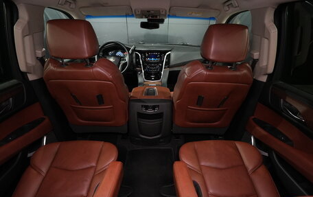 Cadillac Escalade IV, 2019 год, 4 600 000 рублей, 18 фотография