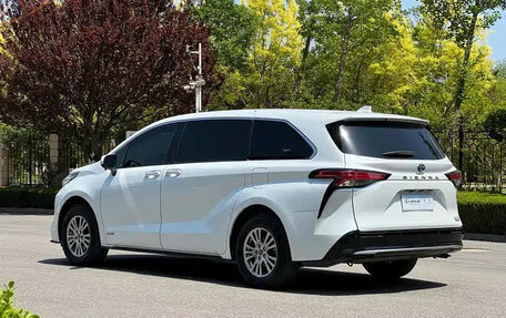 Toyota Sienna, 2021 год, 3 860 690 рублей, 3 фотография