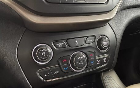 Jeep Cherokee, 2014 год, 1 570 000 рублей, 21 фотография